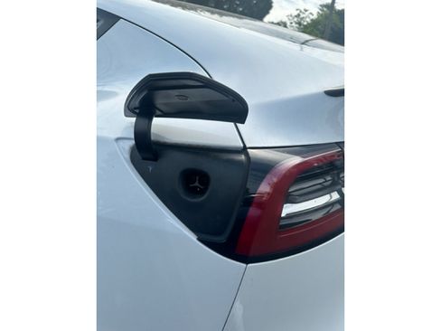 Used 2021 Tesla Model Y Performance AWD/4WD image 15