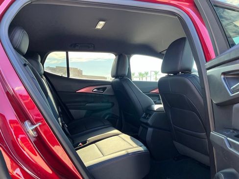 Used 2025 Chevrolet Equinox EV RS FWD image 14