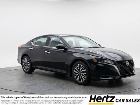 Used 2025 Nissan Altima 2.5 SV FWD image 1
