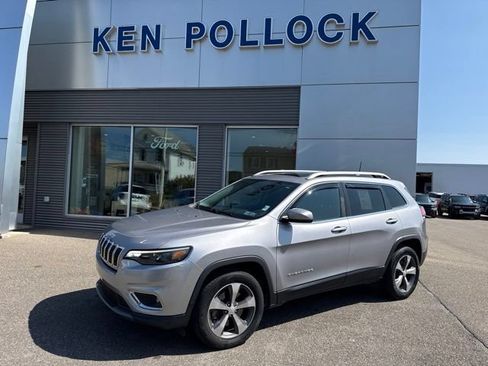 Used 2019 Jeep Cherokee Limited AWD/4WD image 2