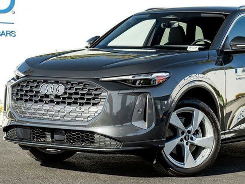 Certified 2025 Audi Q5 Premium Plus w/ Premium Plus AWD/4WD image 2