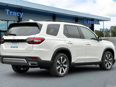 New 2025 Honda Pilot Elite image 4
