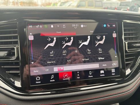 Used 2024 Dodge Durango GT image 22