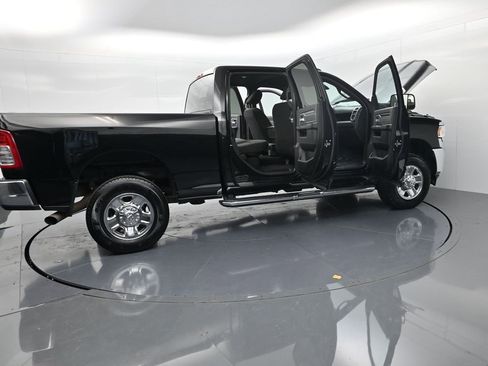 Used 2022 RAM 2500 Big Horn image 65
