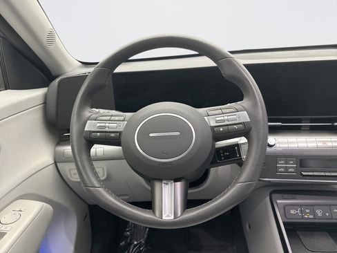 Used 2024 Hyundai Kona Limited image 12