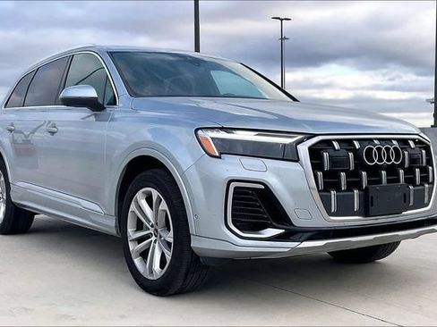 Used 2025 Audi Q7 3.0T Premium Plus AWD/4WD image 4