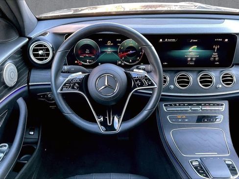 Used 2023 Mercedes-Benz E 350 4MATIC Sedan image 8