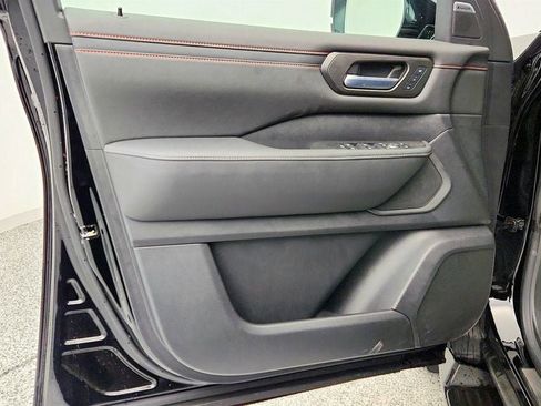 Used 2025 Nissan Armada PRO-4X w/ Pro-4X Premium Package image 11