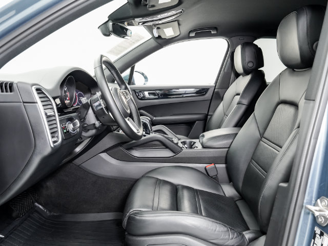 Certified 2019 Porsche Cayenne AWD/4WD image 6