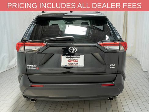 Used 2025 Toyota RAV4 XLE AWD/4WD image 4
