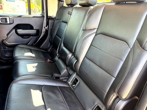 Used 2021 Jeep Gladiator Sport AWD/4WD image 24