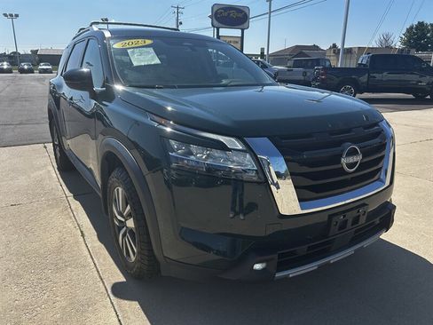 Used 2023 Nissan Pathfinder SL AWD/4WD image 1