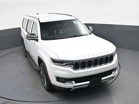 Used 2024 Jeep Wagoneer L Series II w/ Flexible Seating Group image 24