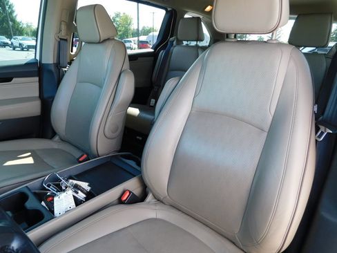 Used 2021 Honda Odyssey Elite image 16