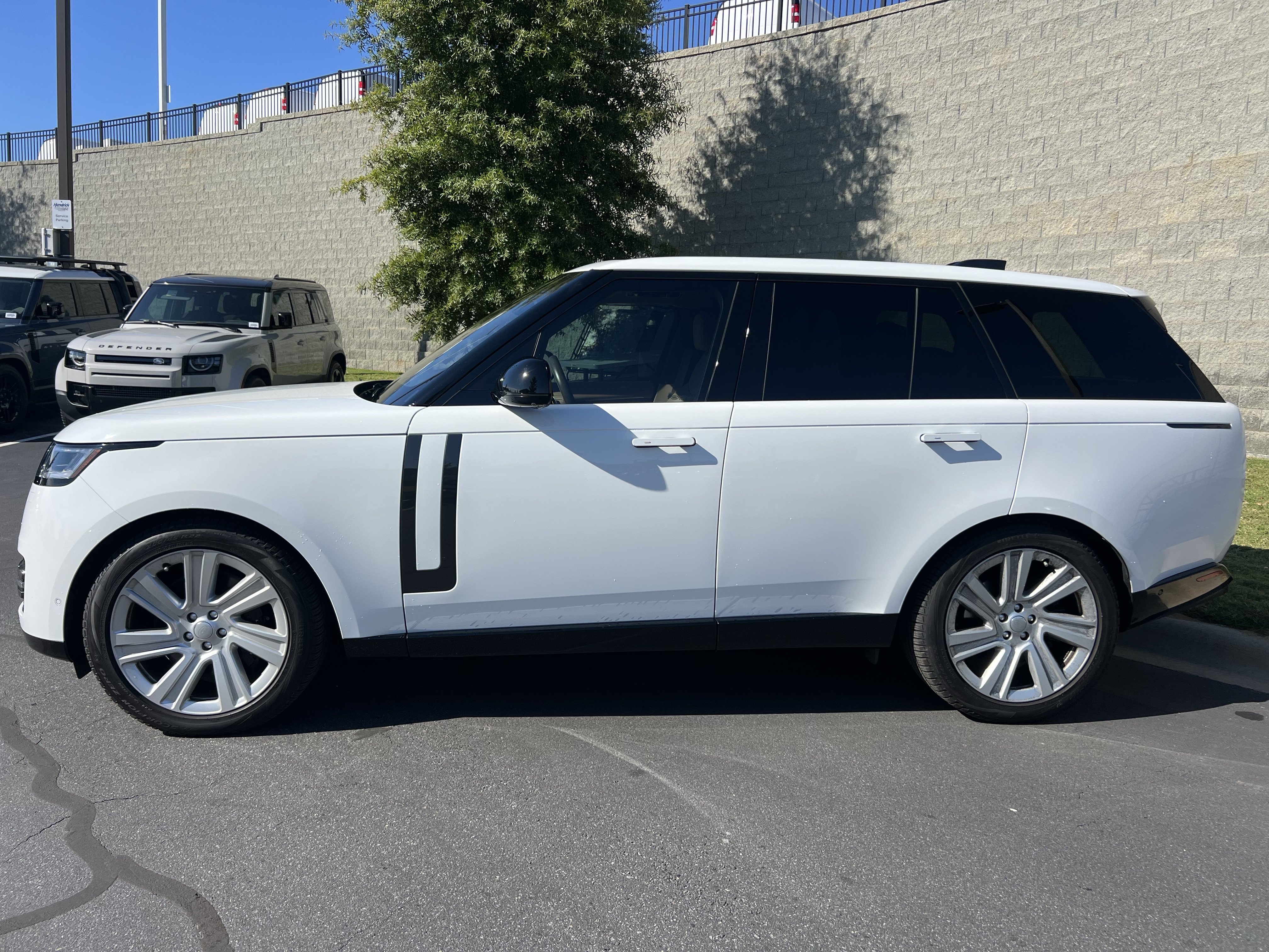 Used 2023 Land Rover Range Rover SE AWD/4WD image 5