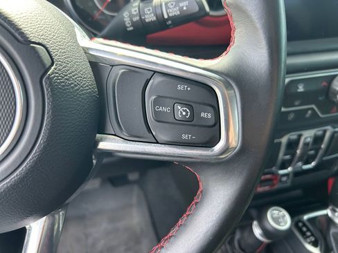 Used 2018 Jeep Wrangler Unlimited Rubicon AWD/4WD image 16