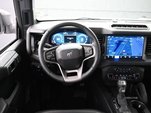 New 2026 Ford Bronco Badlands AWD/4WD image 16