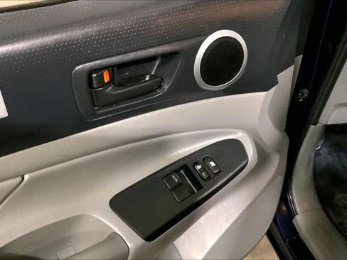 Used 2013 Toyota Tacoma 4x4 Access Cab V6 w/ TRD Off-Road Pkg image 36