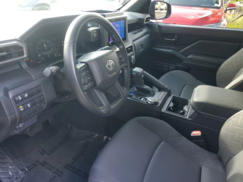 Used 2025 Toyota Tacoma SR image 14