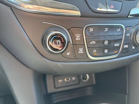 Certified 2024 Chevrolet Equinox LT FWD image 29