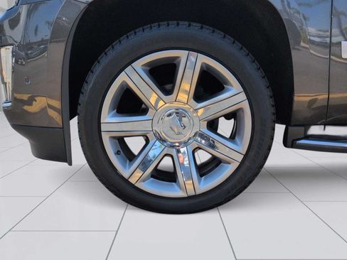 Used 2020 Cadillac Escalade Luxury RWD image 29