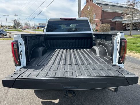 Certified 2025 GMC Sierra 2500 AT4 image 43