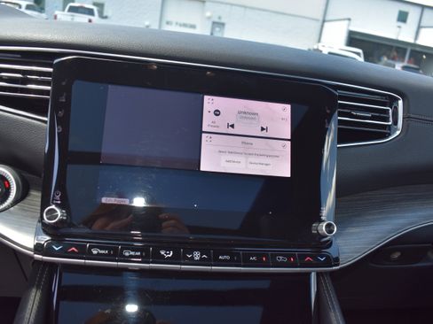 Used 2024 Jeep Wagoneer L Series II w/ Premium Group I image 24