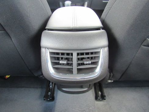 Used 2025 Chevrolet Malibu LT image 24