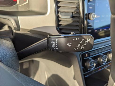 Certified 2023 Volkswagen Atlas Cross Sport SE image 33