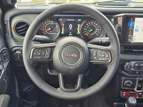 New 2025 Jeep Gladiator Mojave w/ Convenience Group image 6