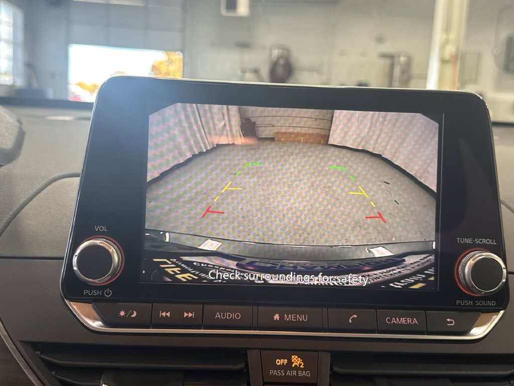 Used 2025 Nissan Altima 2.5 SV FWD image 19