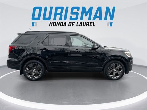 Used 2018 Ford Explorer Sport w/ Equipment Group 401A image 9