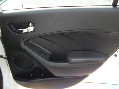 Used 2016 Kia Forte EX FWD image 11
