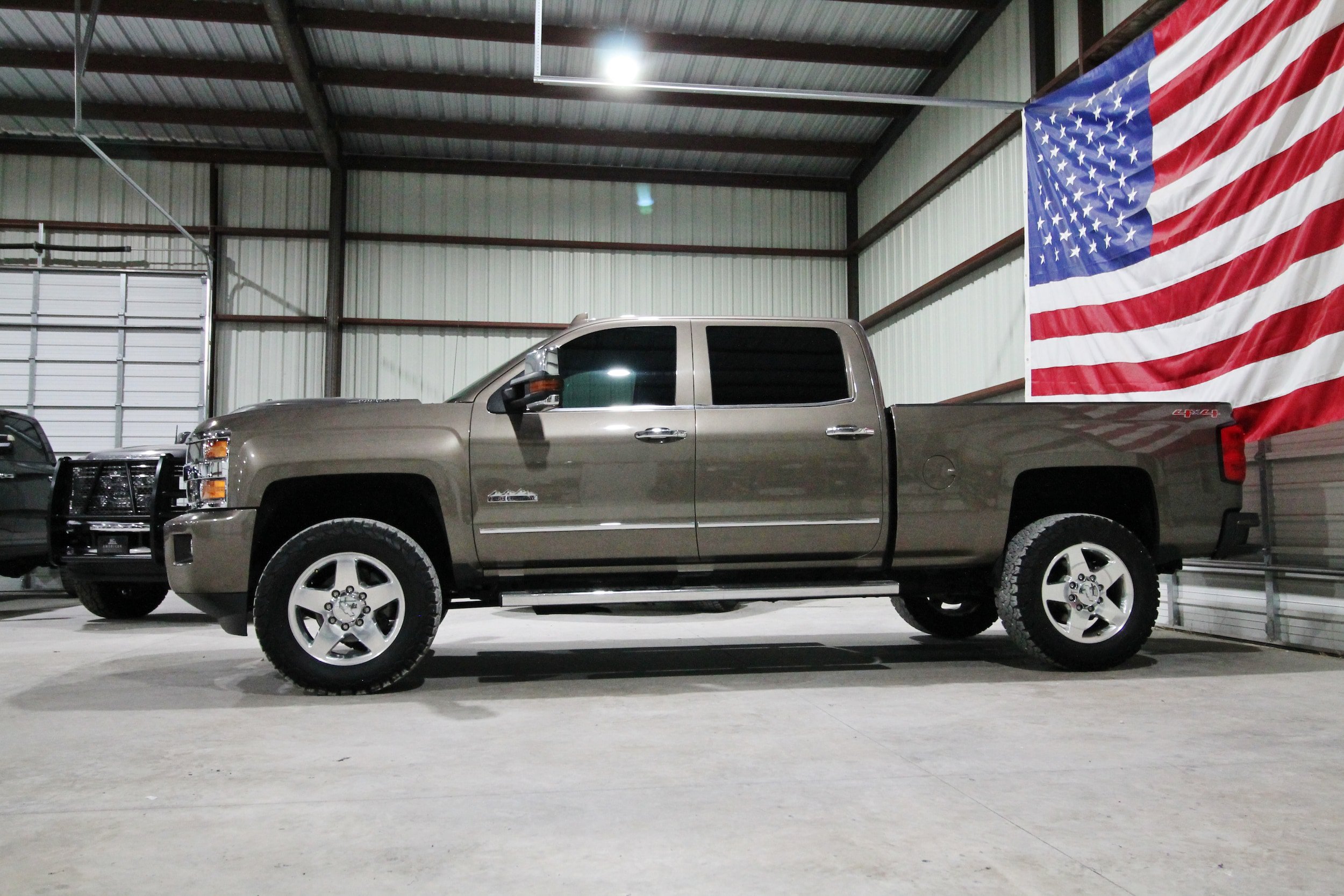 Used 2015 Chevrolet Silverado 2500 High Country w/ Duramax Plus Package AWD/4WD image 5