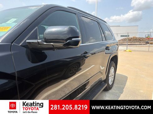 Used 2025 Toyota Sequoia SR5 AWD/4WD image 6