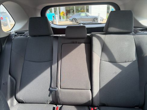 Certified 2022 Toyota RAV4 LE AWD/4WD image 7