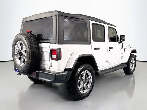 Used 2022 Jeep Wrangler Unlimited Sahara image 5