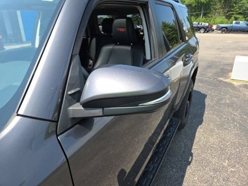 Used 2019 Toyota 4Runner TRD Off-Road AWD/4WD image 36