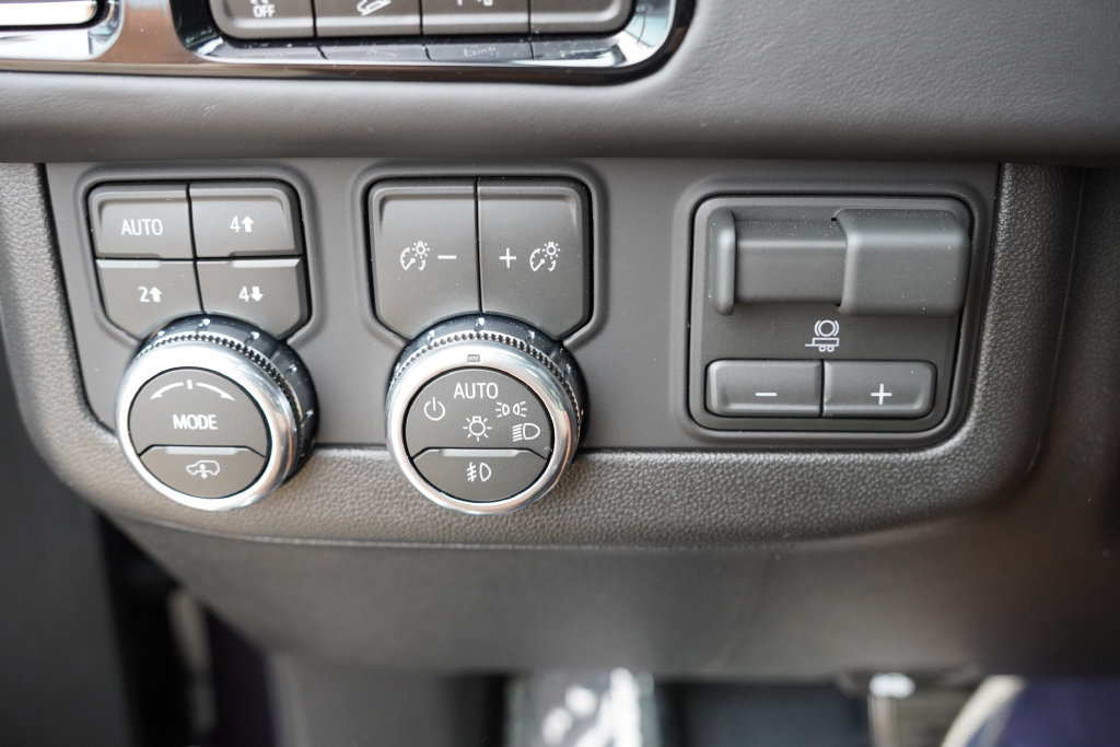 Used 2026 GMC Yukon AT4 Ultimate AWD/4WD image 33