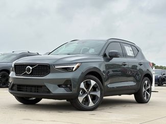 New 2026 Volvo XC40 B5 Plus w/ Protection Package Premier video 2