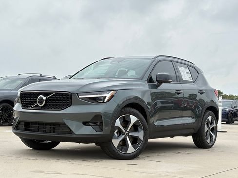 New 2026 Volvo XC40 B5 Plus w/ Protection Package Premier image 2