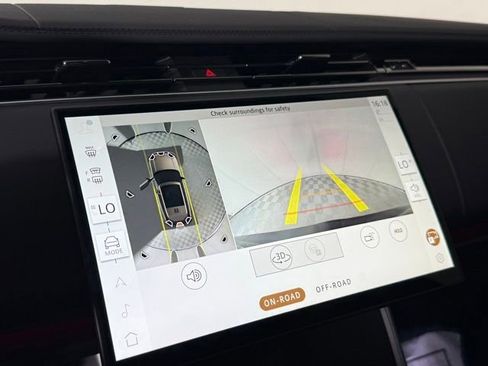 New 2025 Land Rover Range Rover SE image 18