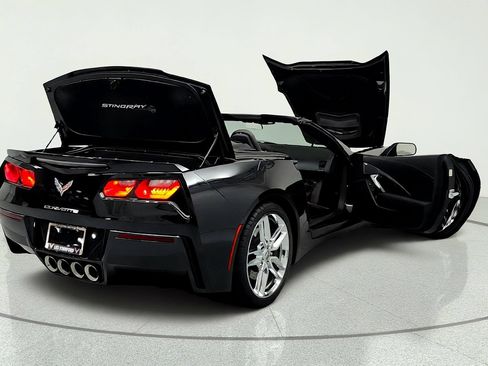 Used 2014 Chevrolet Corvette Stingray Convertible w/ 3LT Preferred Equipment Group RWD image 12