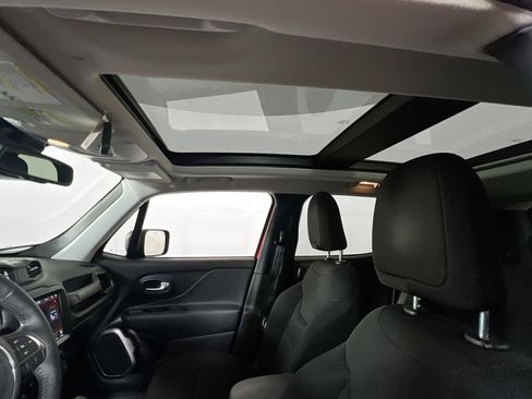 Used 2022 Jeep Renegade Latitude w/ Sun/Sound Group image 22