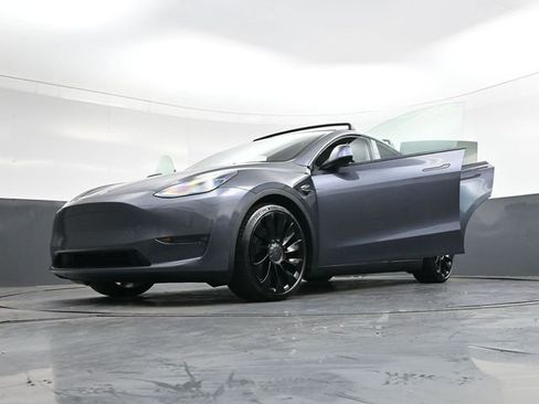 Used 2021 Tesla Model Y Performance image 44