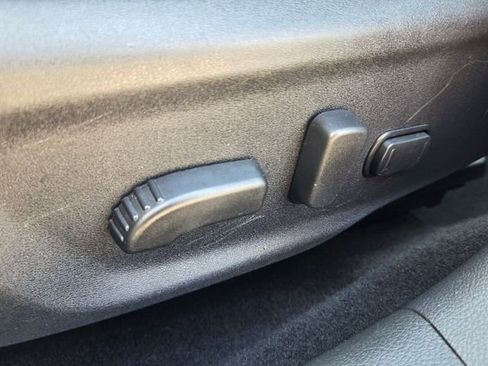 Used 2025 Nissan Sentra SR w/ SR Premium Package FWD image 26