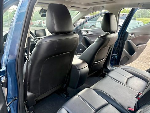 Used 2017 MAZDA MAZDA3 Touring w/ Popular Equipment Package FWD image 18