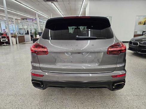 Used 2016 Porsche Cayenne AWD 4dr image 5