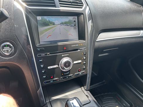 Used 2018 Ford Explorer Sport w/ Ford Safe & Smart Package AWD/4WD image 19