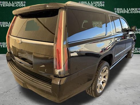 Used 2017 Cadillac Escalade ESV Premium Luxury image 6